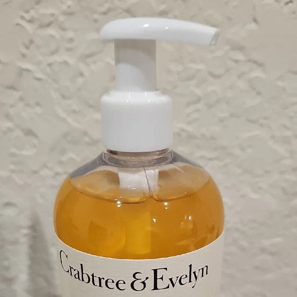 Crabtree & Evelyn Gardeners Hand therapy Care Trio - Picture 5 of 11